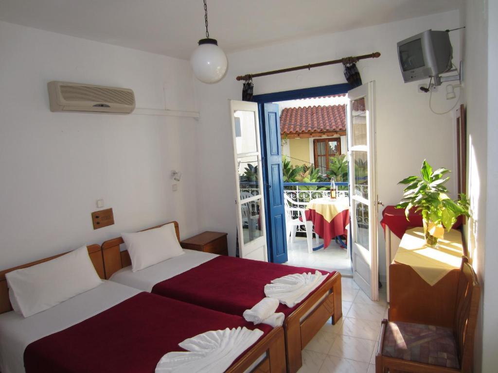 Hotel Mariona Питагорио Екстериор снимка