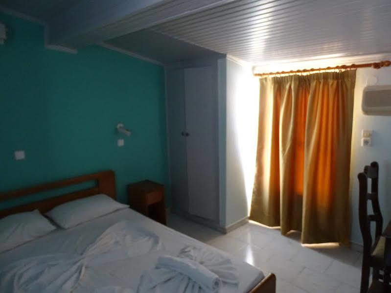Hotel Mariona Питагорио Екстериор снимка