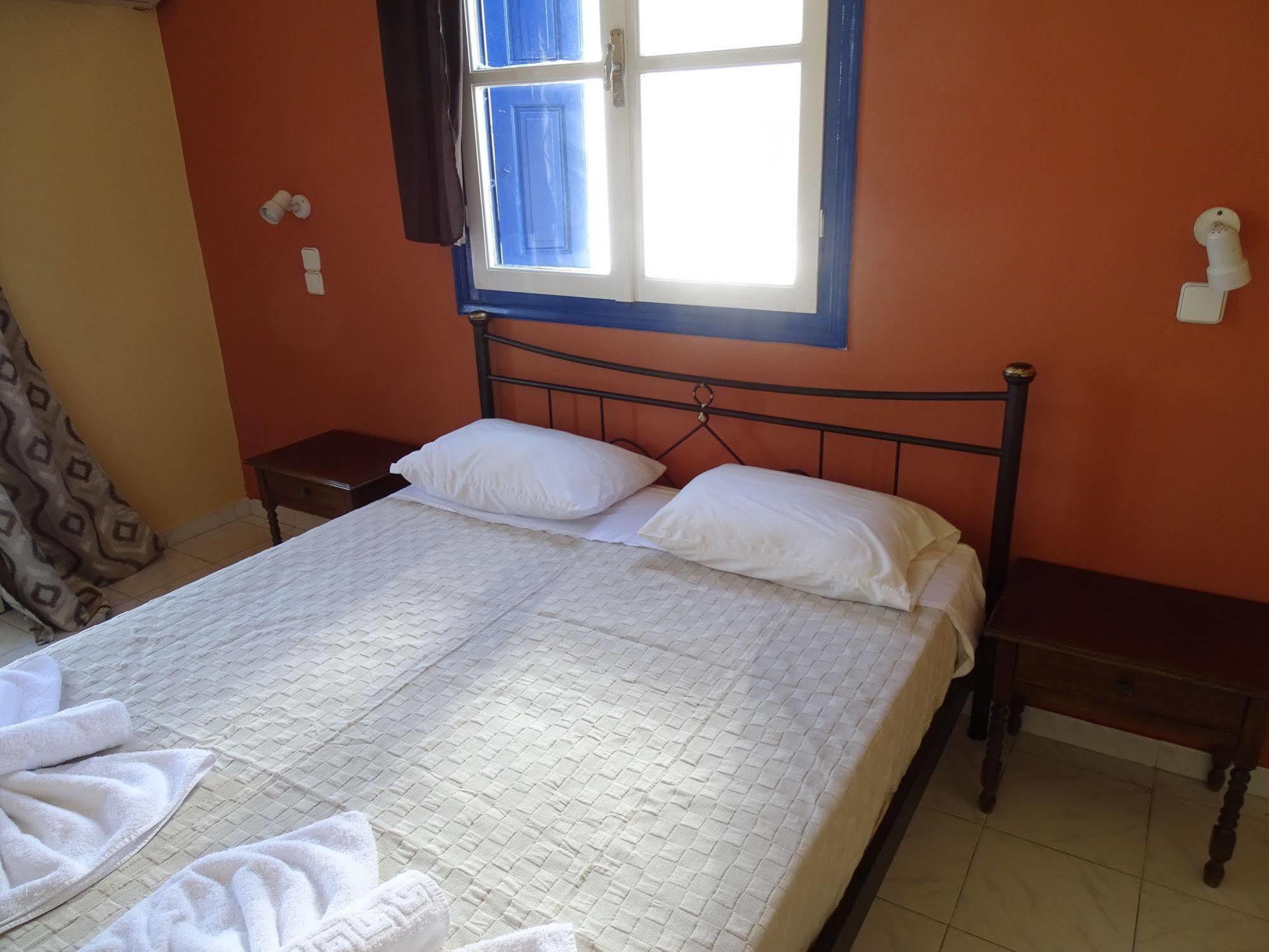 Hotel Mariona Питагорио Екстериор снимка