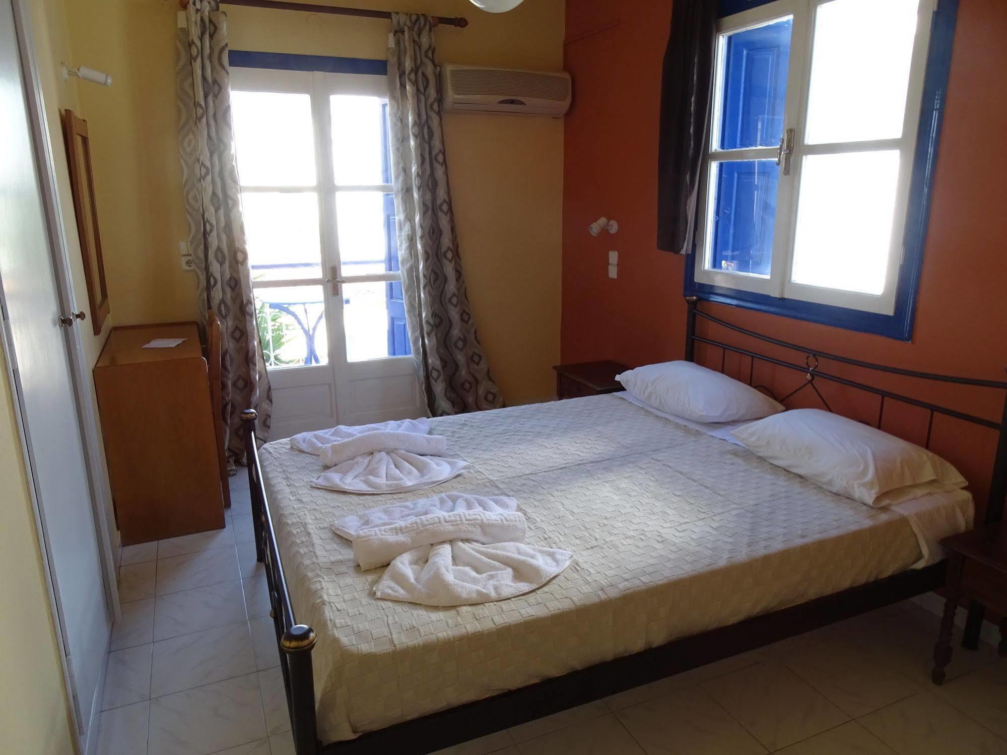 Hotel Mariona Питагорио Екстериор снимка