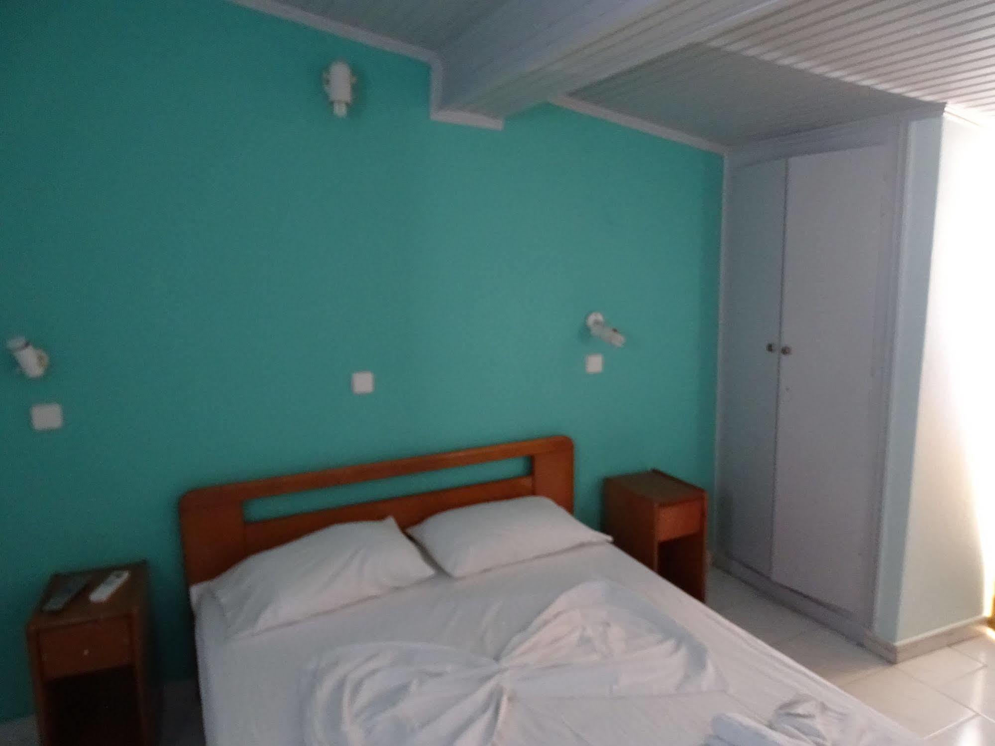 Hotel Mariona Питагорио Екстериор снимка