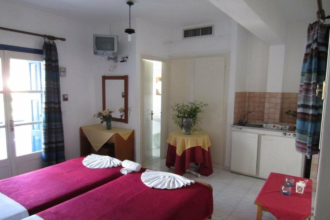 Hotel Mariona Питагорио Екстериор снимка