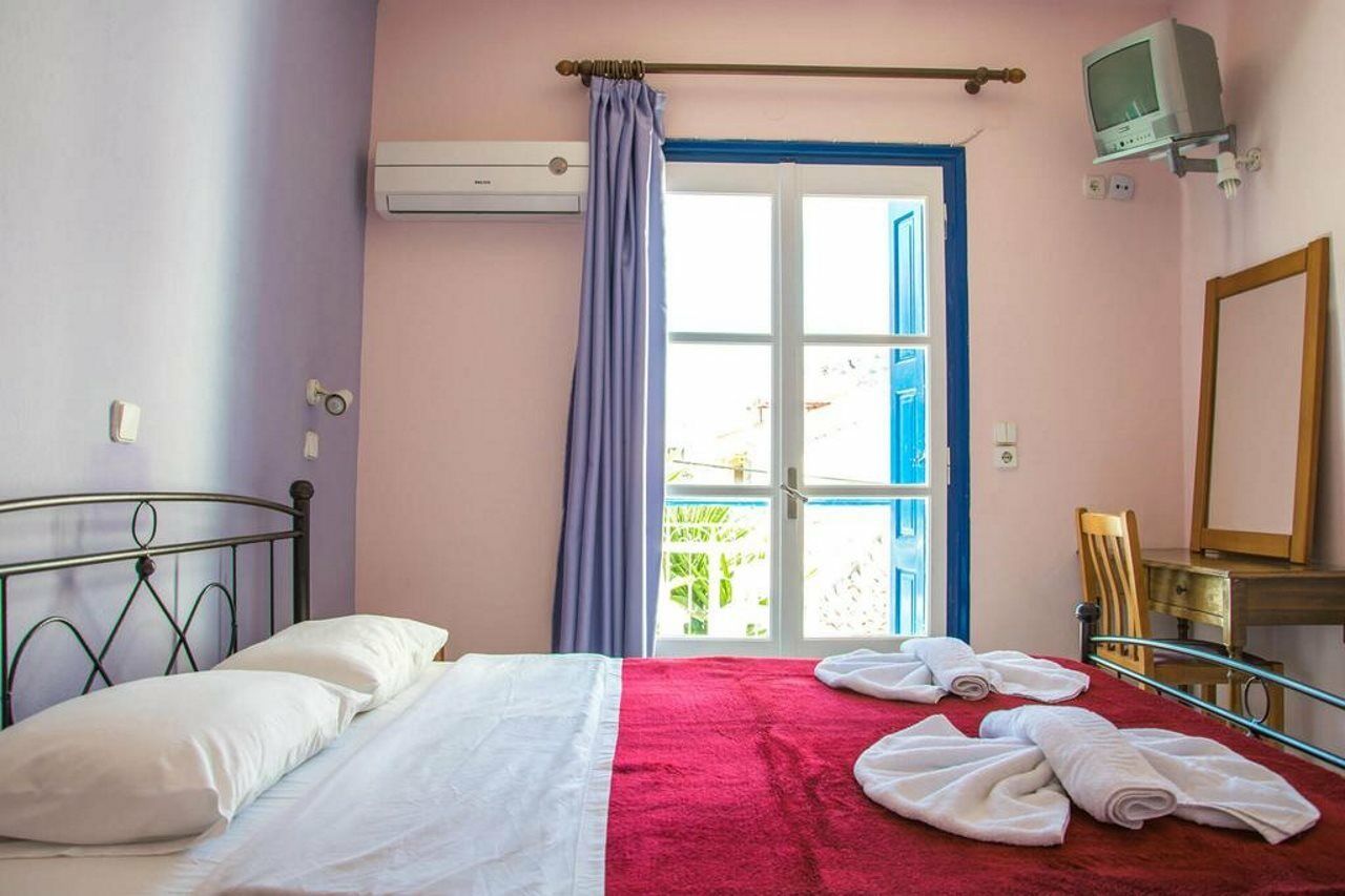 Hotel Mariona Питагорио Екстериор снимка