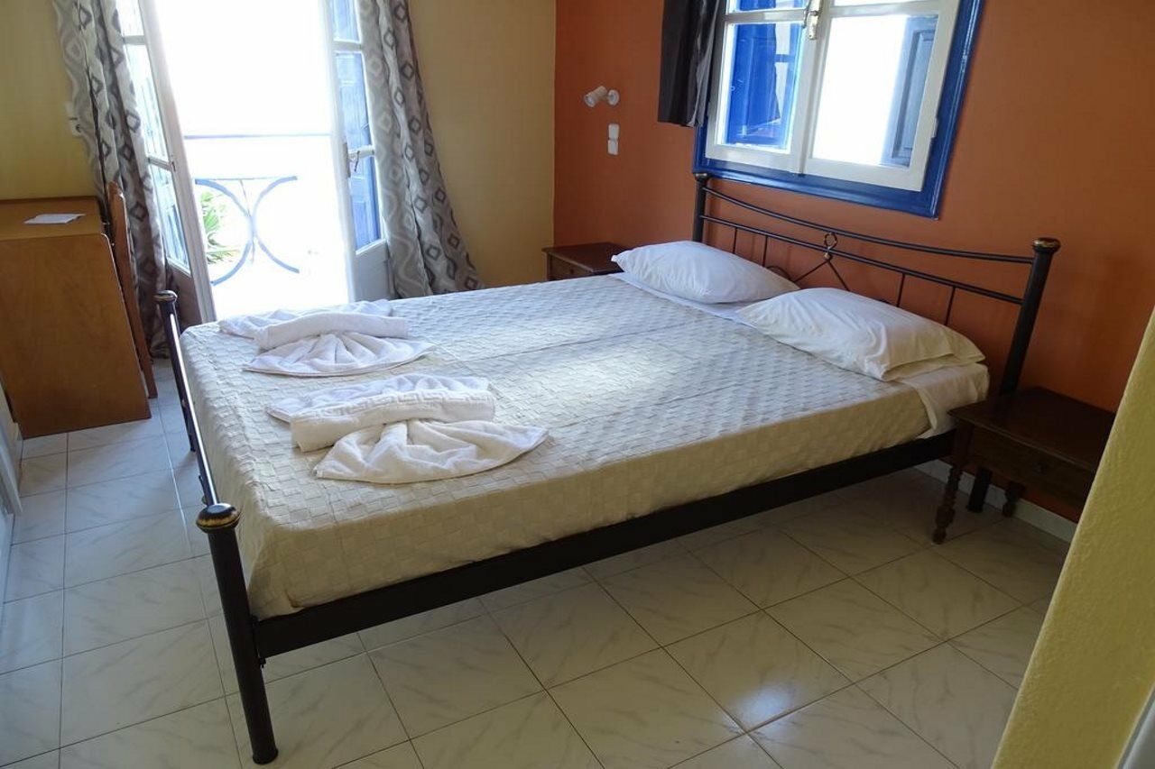 Hotel Mariona Питагорио Екстериор снимка